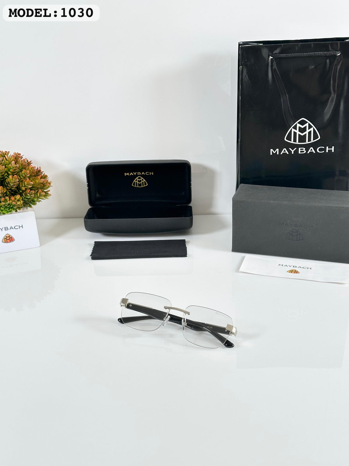 Maybach 1030 Black Silver