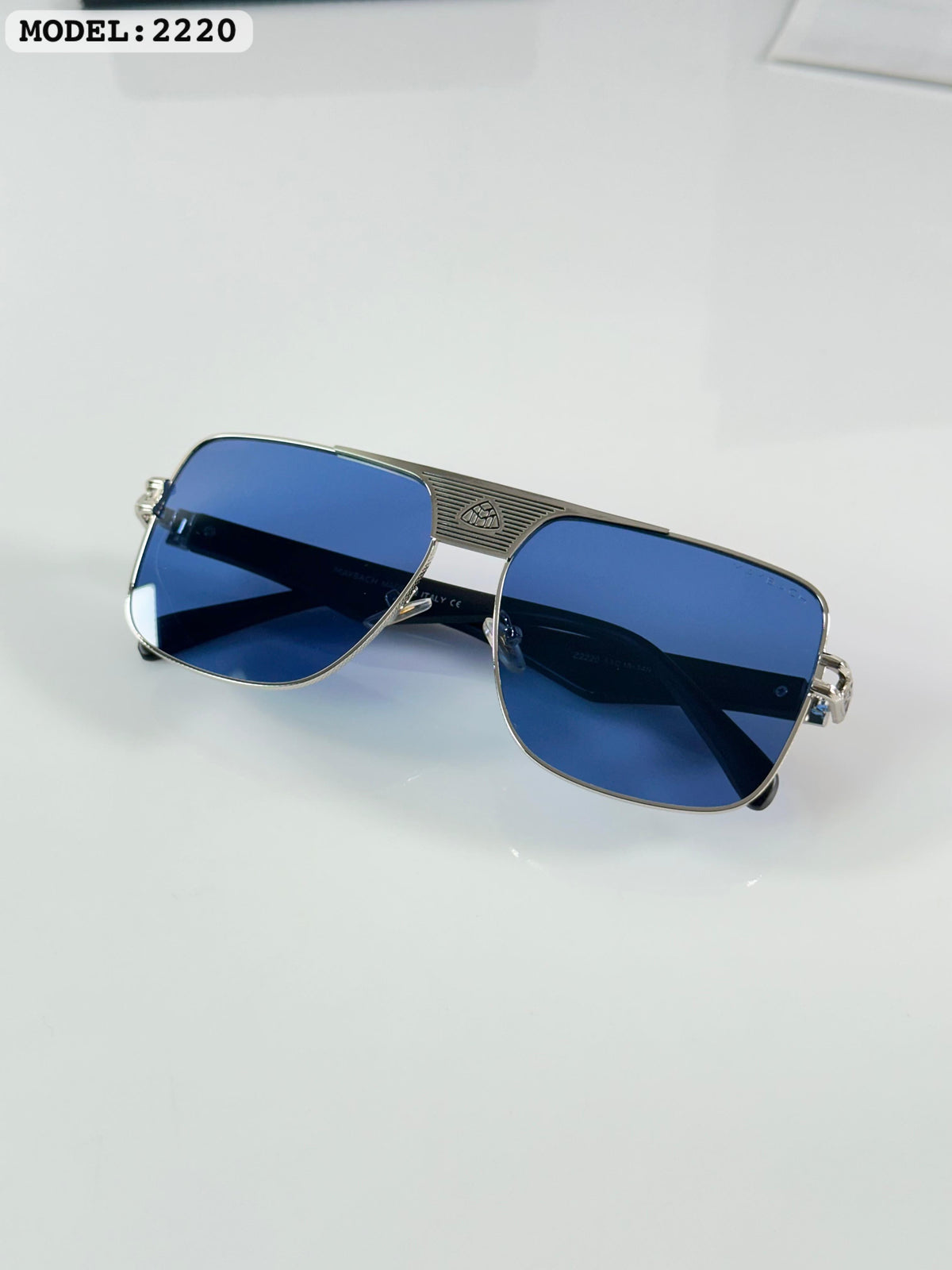 Maybach 2220 Silver Blue